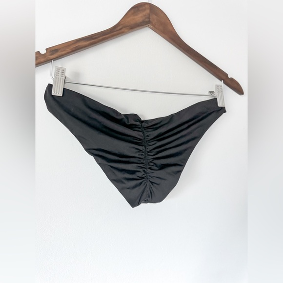 Shade & Shore Black Cheeky Bikini Bottoms - Picture 2 of 5